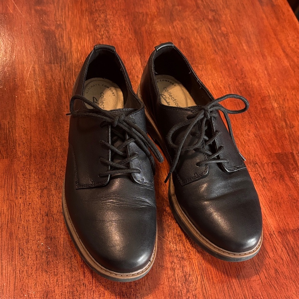 Clarks Women's Black Leather Derby Shoes